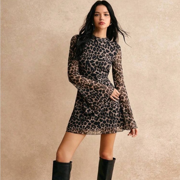Mesh Leopard Print Flare Sleeve Mini Dress. Size 6 - Picture 2 of 3